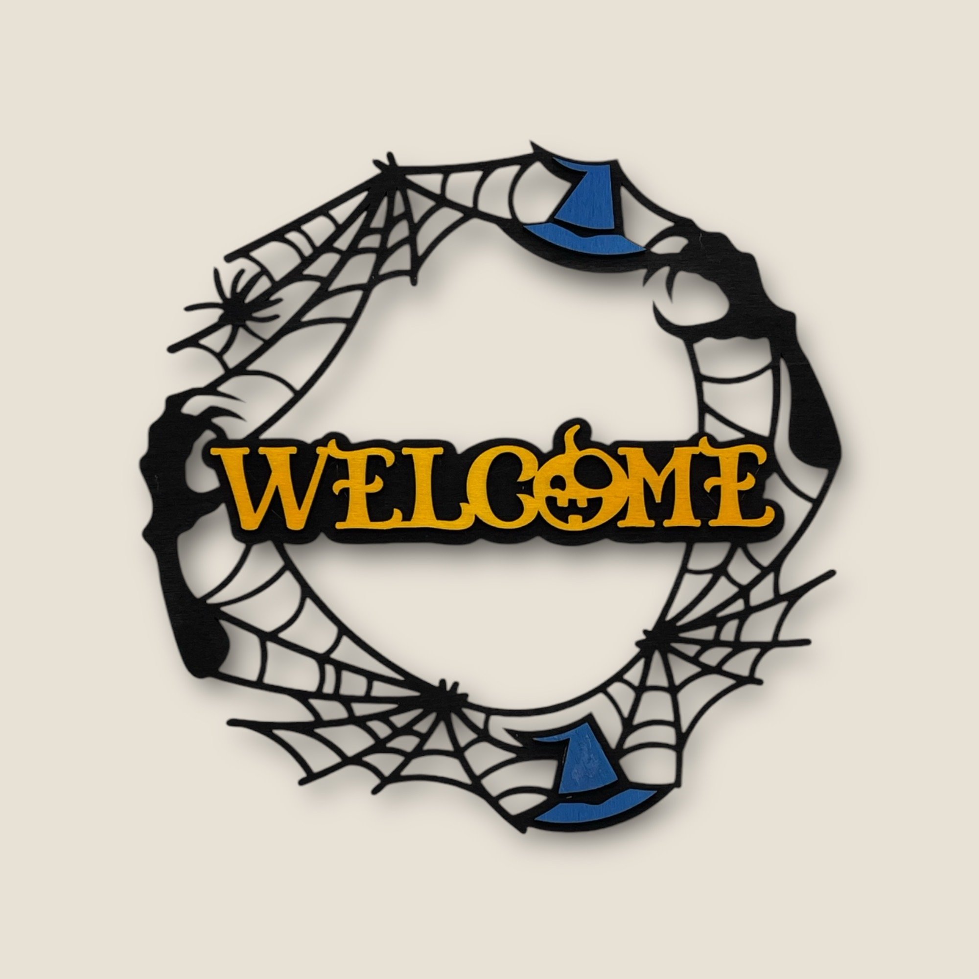 Drevená dekorácia s nápisom Welcome